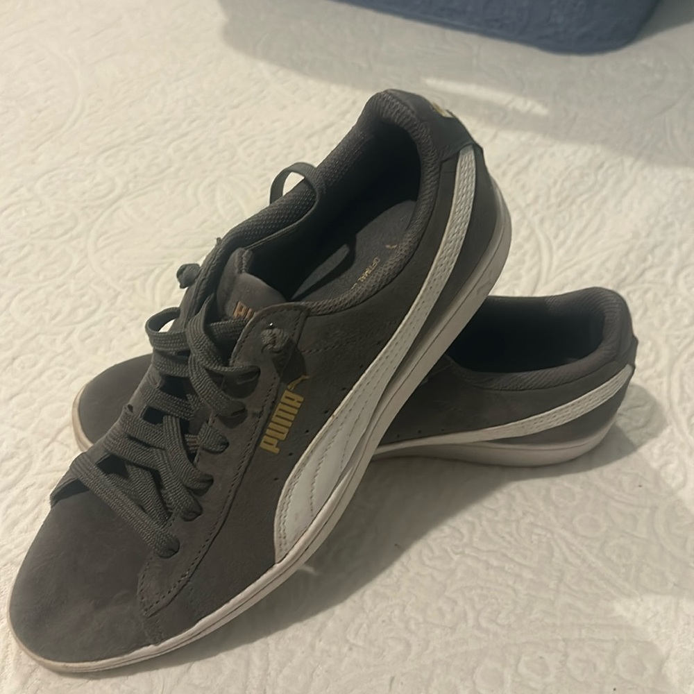 Women’s super cute retro style pumas